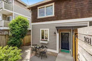 9121 23rd Ave NE, Seattle, WA 98115 - Photo 2