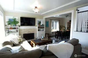 3911 1st Ave NE, Seattle, WA 98105 - Photo 6