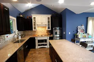 3911 1st Ave NE, Seattle, WA 98105 - Photo 12