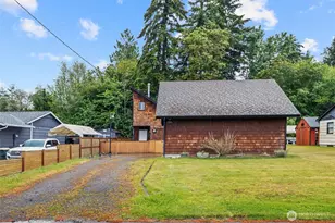 5246 Yearley Dr NE, Olympia, WA 98516 - Photo 2