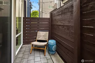 2404 Dexter Ave N, Seattle, WA 98109 - Photo 8