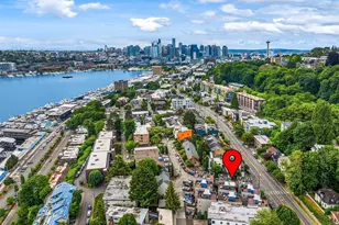 2404 Dexter Ave N, Seattle, WA 98109 - Photo 4
