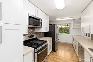 10312 Wallingford Ave N, Seattle, WA 98133 - Photo 8