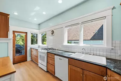 6314 19th Avenue NE, Seattle, WA 98115 - Photo 14