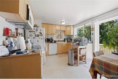 18824 Midvale Avenue N, Shoreline, WA 98133 - Photo 10