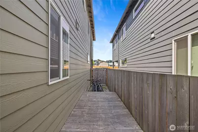 2216 117th Street SW, Everett, WA 98204 - Photo 32