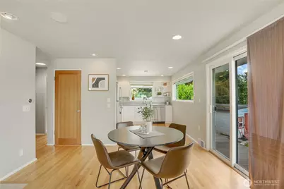 10417 76th Avenue S, Seattle, WA 98178 - Photo 10