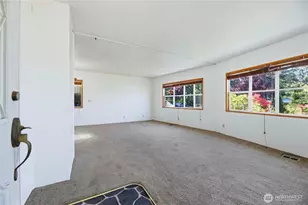 9314 Canyon Rd E, Puyallup, WA 98371 - Photo 14