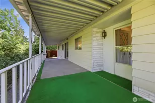 9314 Canyon Rd E, Puyallup, WA 98371 - Photo 10