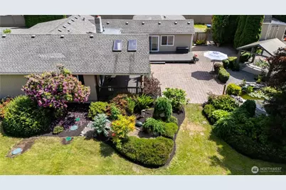 1918 S Lake Stickney Dr, Lynnwood, WA 98087 - Photo 2