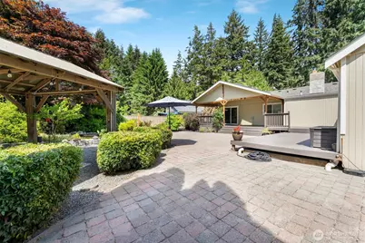 1918 S Lake Stickney Dr, Lynnwood, WA 98087 - Photo 1