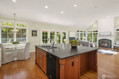 2720 105th Avenue SE, Beaux Arts, WA 98004 - Photo 6