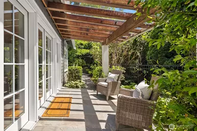 2720 105th Avenue SE, Beaux Arts, WA 98004 - Photo 26