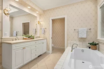 2720 105th Avenue SE, Beaux Arts, WA 98004 - Photo 16