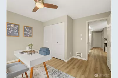 5624 Roosevelt Way NE #302, Seattle, WA 98105 - Photo 18