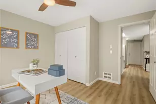 5624 Roosevelt Way NE, Seattle, WA 98105 - Photo 18