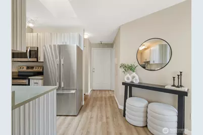 5624 Roosevelt Way NE #302, Seattle, WA 98105 - Photo 6
