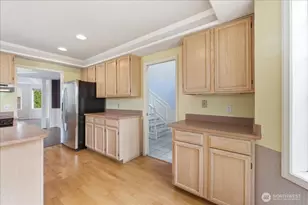 9240 S 240th Pl, Kent, WA 98030 - Photo 4
