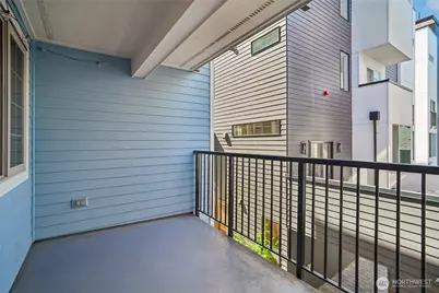 1111 10th Avenue E #20, Seattle, WA 98102 - Photo 22