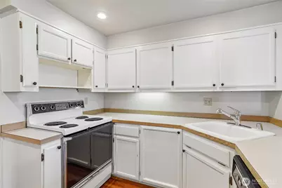 1111 10th Avenue E #20, Seattle, WA 98102 - Photo 10
