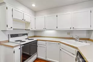 1111 10th Ave E, Seattle, WA 98102 - Photo 10