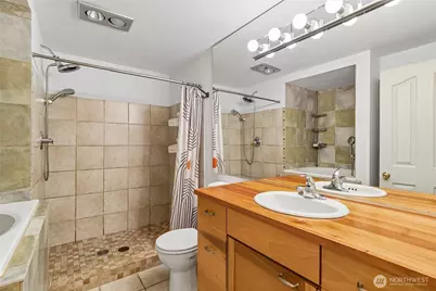 1111 10th Avenue E #20, Seattle, WA 98102 - Photo 16