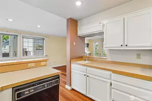 1111 10th Ave E, Seattle, WA 98102 - Photo 12