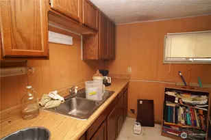 2544 NE 90th St, Seattle, WA 98115 - Photo 16