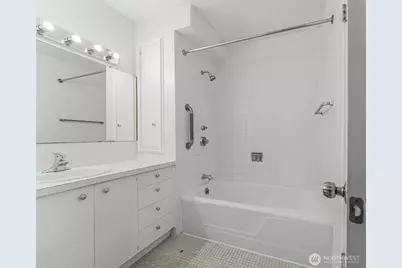 521 5th Avenue W #306, Seattle, WA 98119 - Photo 14