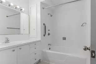 521 5th Ave W, Seattle, WA 98119 - Photo 14