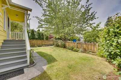 7528 14th Avenue SW, Seattle, WA 98106 - Photo 2