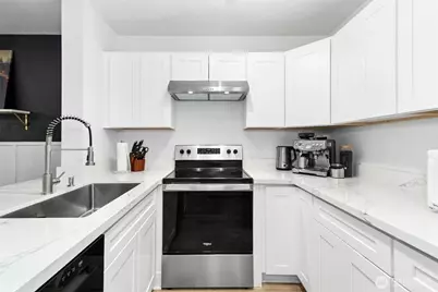 17300 91st Avenue NE #B101, Bothell, WA 98011 - Photo 2