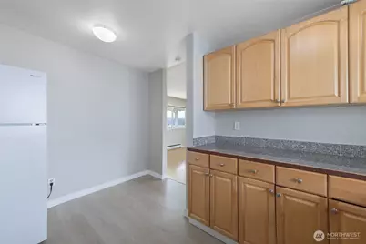 361 Earlington Avenue SW, Renton, WA 98057 - Photo 8