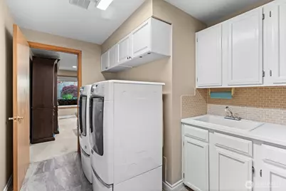 1860 Overview Drive NE, Tacoma, WA 98422 - Photo 18