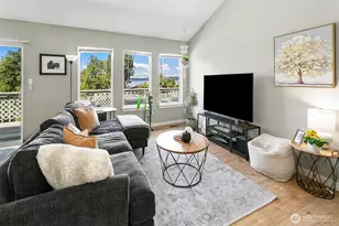 27917 10th Ave S, Des Moines, WA 98198 - Photo 2