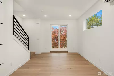 7334 25th Avenue NW, Seattle, WA 98117 - Photo 12