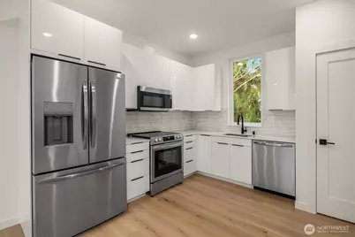 7334 25th Avenue NW, Seattle, WA 98117 - Photo 4
