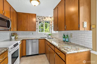 8505 236th Street SW, Edmonds, WA 98026 - Photo 8