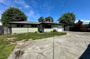 1336 S 279th St, Des Moines, WA 98198 - Photo 2
