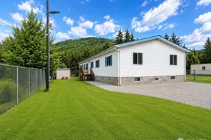 8375 Golden Valley Blvd, Maple Falls, WA 98266 - Photo 2
