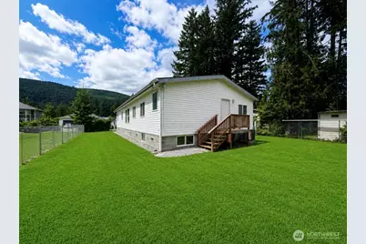 8375 Golden Valley Boulevard, Maple Falls, WA 98266 - Photo 24
