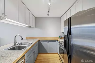 275 W Roy Street #412, Seattle, WA 98119 - Photo 10