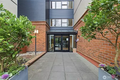 275 W Roy Street #412, Seattle, WA 98119 - Photo 2