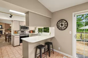 8634 NE 169th St, Kenmore, WA 98028 - Photo 10