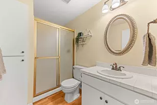 909 30th St NW, Gig Harbor, WA 98335 - Photo 8