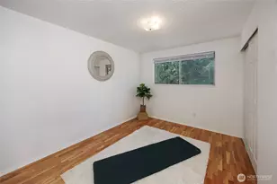 12822 NE 68th St, Kirkland, WA 98033 - Photo 32