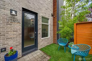 139 22nd Ave E, Seattle, WA 98112 - Photo 2