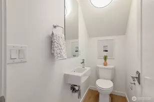 139 22nd Ave E, Seattle, WA 98112 - Photo 10