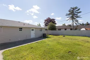 319 N Dunlap St, Sequim, WA 98382 - Photo 8