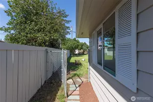 319 N Dunlap St, Sequim, WA 98382 - Photo 6